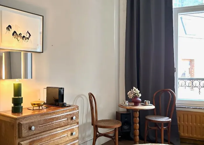 Diner, Nuite, Petit Dejeuner Dans Maison D'arts * Solre-le-Chateau